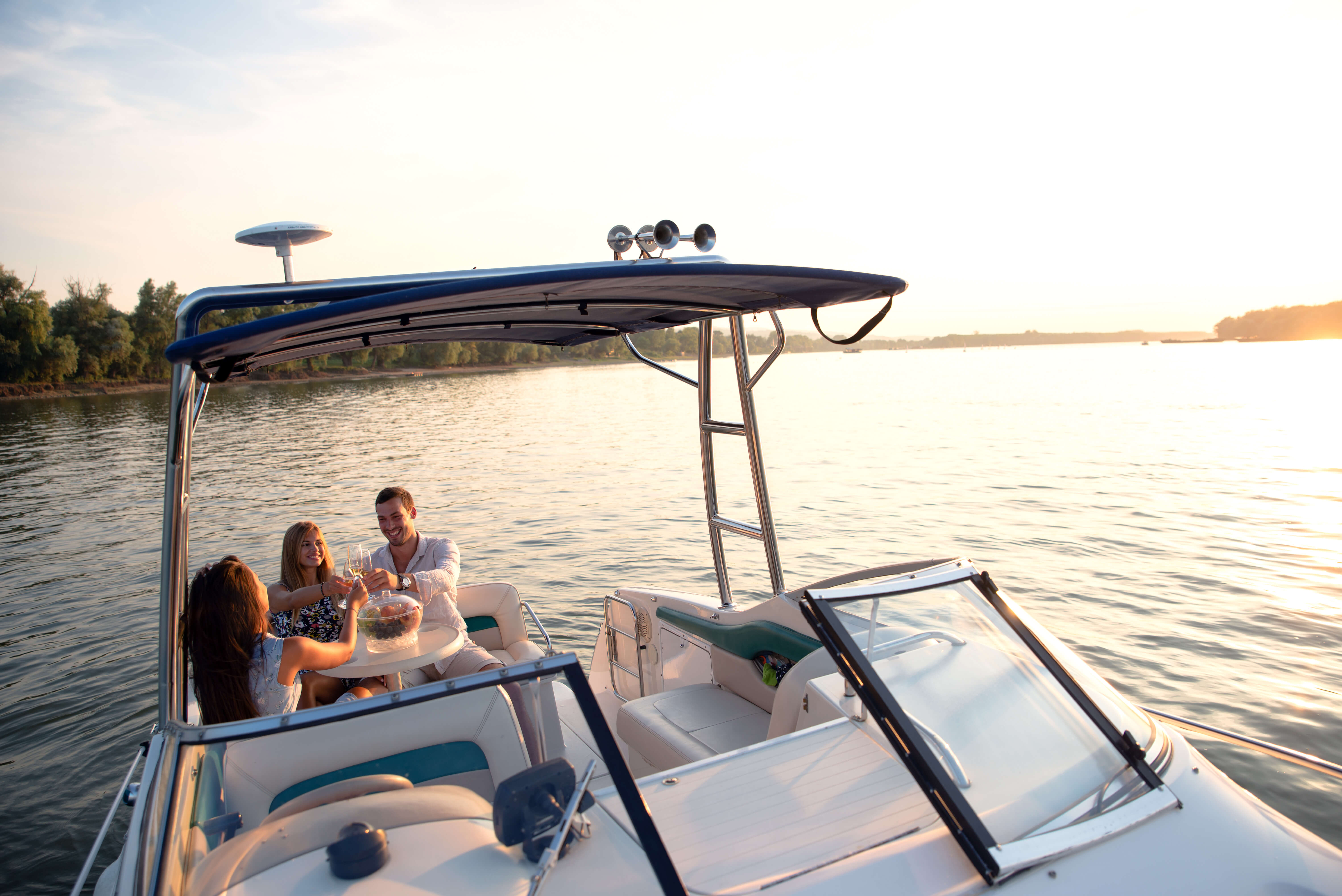 9 Handy Tips for First-Time Boat Buyers